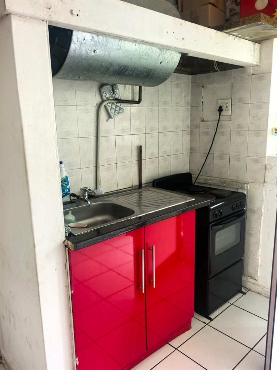 1 Bedroom Property for Sale in Quigney Eastern Cape